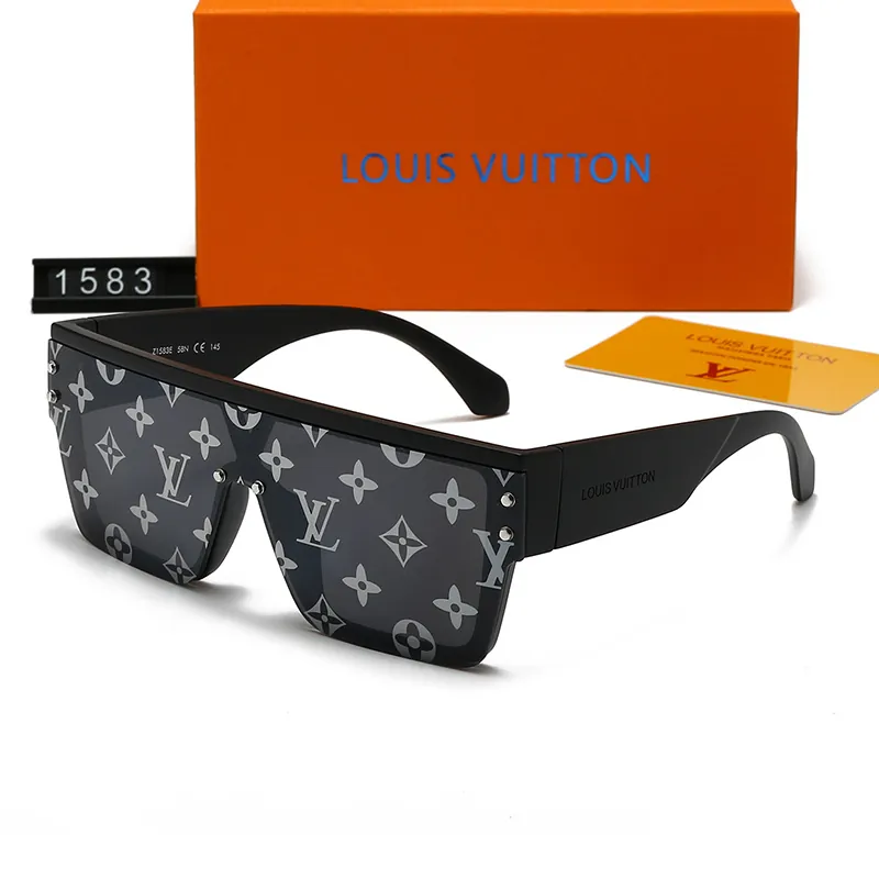 LOUIS VOITTON